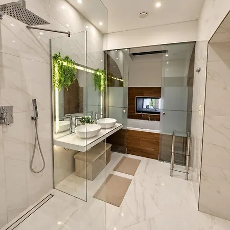 Luxury Loft With Jacuzzi In Apartment Budapest